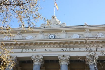 Exterior del Palacio de la Bolsa, el 12 de marzo.