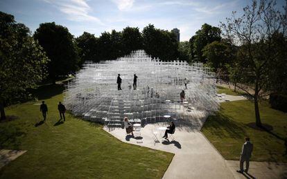 El Serpentine Gallery Pavilion diseñado por el arquitecto Sou Fujimoto en 2013. 
