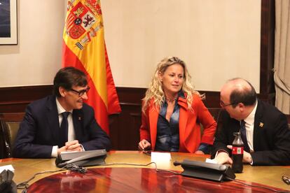 De izquierda a derecha, Salvador Illa, líder del PSC; la diputada Montse Mínguez y el ministro Miquel Iceta.