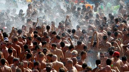 Ayer por la tarde, el parque acuático de Vilassar de Dalt congregó a 8.000 personas dentro de la tercera edición del festival barcelonés Circuit, la única cita europea de ocio para gays y lesbianas.