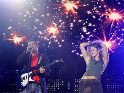 Alejandro Sanz y Shakira, en un concierto en Madrid en 2006.