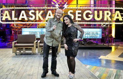 Santiago Segura y Alaska, en el plató de su programa.