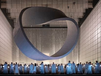 El coro durante la representación de la ópera 'Nabucco' en el Teatro Colón de Buenos Aires.