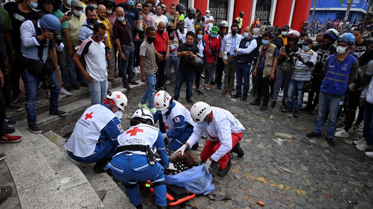 Protestas en Colombia: Duque ordena la militarización de Cali y ocho  departamentos tras otra jornada violenta y de caos | Internacional | EL PAÍS