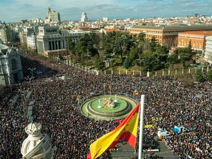 DVD1146 (12/02/2023) Manifestantes participan en una protesta a favor de la sanidad pública en Madrid. ANDREA COMAS