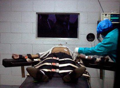 Ejecución de una pena de muerte por inyección letal retransmitida por televisión en Ciudad de Guatemala (Guatemala)