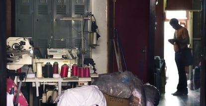 Un taller chino ilegal intervenido en Mataró (Barcelona).