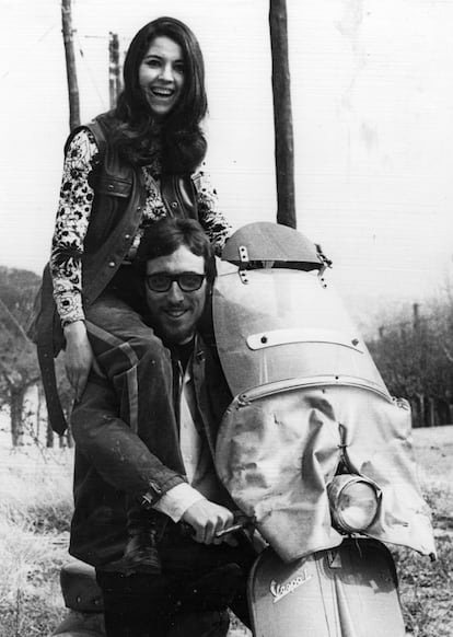 Eugenio and Conchita Alcaide, members of Els Dos, in a 1966 image from the family archive reproduced in the documentary 'Eugenio, blanco o negro'.