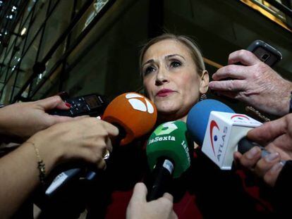 Cristina Cifuentes en la Asamblea de Madrid. / Vídeo: El PSOE presenta una moción de censura contra Cristina Cifuentes.