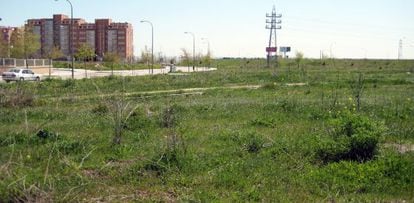 Terrenos en los que se ejecutará a partir de finales de año el parque Manolito Gafotas, en el distrito de Carabanchel.