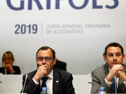 Los consejeros delegados de Grifols, Raimon Grifols (i) y Víctor Grifols Deu (d).