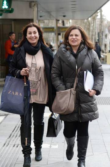 Teresa Bueyes y Carmen Martínez-Bordiú, pasean por Madrid en 2013.