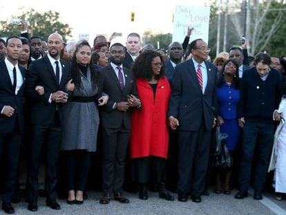 La presentadora estadounidense Oprah Winfrey y los actores de 'Selma' se manifiestan el Selma, Alabama, el pasado 18 de enero con motivo del Día de Martin Luther King.
