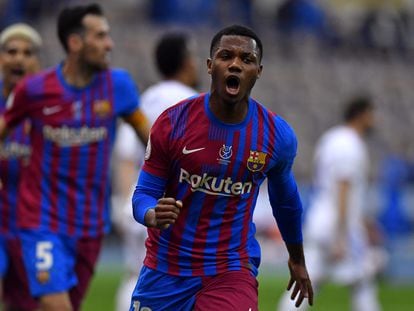 Ansu Fati celebra su gol frente al Madrid en la Supercopa de España.