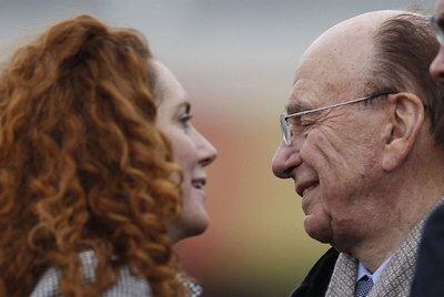 Rebekah Brooks, directora de News International, y Rupert Murdoch, dueño de News Corporation, en marzo de 2010.