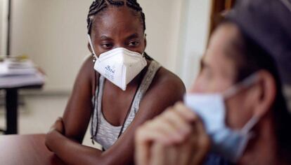 Laboratorio de tuberculosis en la Clínica Metrosalud de Medellín, Colombia.