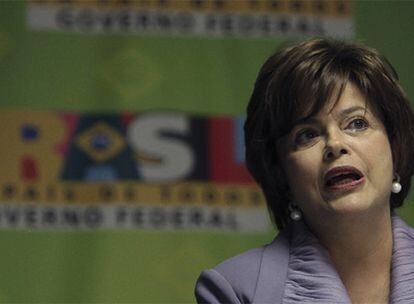 Dilma Rousseff, precandidata a la presidencia brasileña y ministra de Lula, durante su encuentro con corresponsales extranjeros.