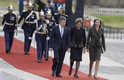 Juan Manuel Santos, Rousseff y María Clemencia Rodríguez, primera dama, en Bogotá.