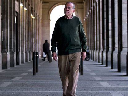 Juan Goytisolo, al passeig Picasso de Barcelona, el 2001.