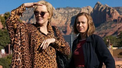 Jean Smart (izquierda) y Hannah Einbinder, en una imagen de la serie 'Hacks'.