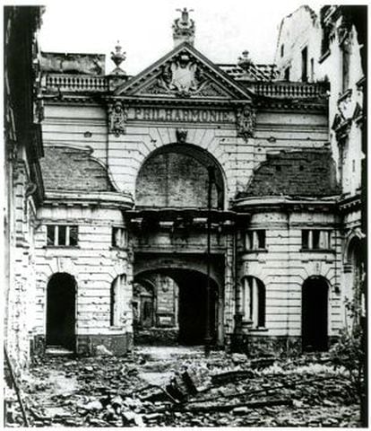 Estado en el que quedó el viejo edificio de la Philharmonie tras un bombardeo aliado en 1944.