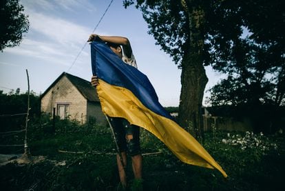 Premio Formato Abierto otorgado a la fotógrafa ucrania Julia Kochetova por el trabajo titulado 'La guerra es personal', un diario digital de fotoperiodismo de estilo documental que pretende mostrar cómo es vivir con la guerra como una realidad cotidiana.