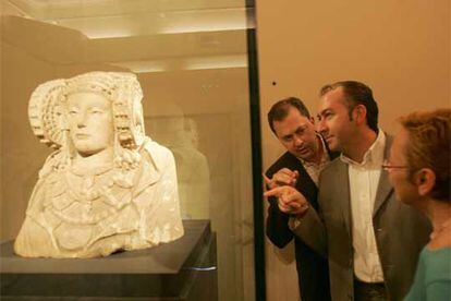 La Dama de Elche, en la sala del MAHE donde se expone desde hoy.