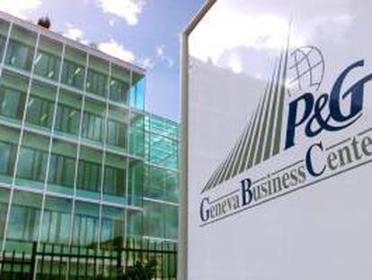 Procter & Gamble, que de materializarse el pacto adquirirá el 50 % de las acciones de Arbora & Ausonia que están en manos del grupo español propiedad de la familia Carulla, enmarca la operación dentro de su estrategia para concentrarse en sus mayores negocios. EFE/Archivo