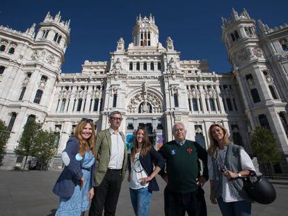 De izquierda a derecha: María del Mar Ruiz, del partido Por un Mundo Más Justo; Juan Magin, de Madrid Inteligente; María Eugenia Galán, de UPyD; José Luis Corral, del Movimiento Católico Español, y Begoña del Arco, de Falange Española.