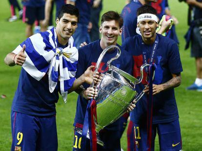 Des de l'esquerra, Luis Suárez, Lionel Messi i Neymar celebren la conquesta de la Lliga de Campions després de la final Barcelona-Juventus a l'Estadi Olímpic de Berlín, el 2015.