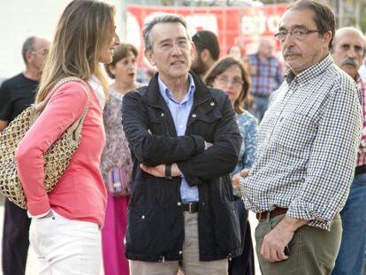 &Aacute;ngel Franco (derecha) con el portavoz del PSPV en las Cortes, Antonio Torres. 