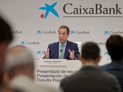 Gonzalo Gortázar, consejero delegado de CaixaBank, durante una rueda de prensa del banco.