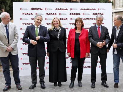 Los ganadores de los Premios Rey Jaime I 2018: de izquierda a derecha, Ramón Martínez, Íñigo Losada, Dolores Corella, María Vallet, Xavier Freixas y Enrique Silla.