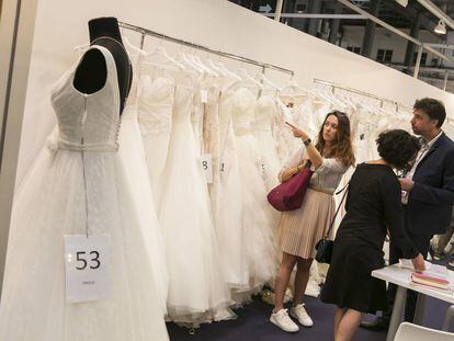 El sector de la moda para bodas da empleo en España a 13.400 personas.