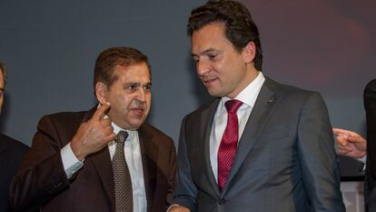 Emilio Lozoya y Alonso Ancira, presidente de la empresa Altos Hornos de México (AHMSA), en un acto en 2013.
