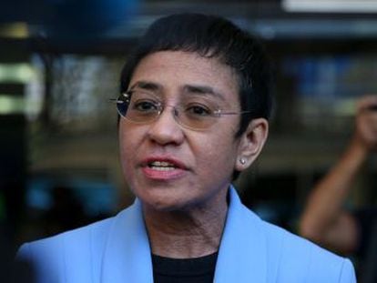María Ressa, fundadora del medio independiente Rappler, ha sido acusada de evasión de impuestos que tacha de “ridículas”