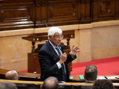 El consejero de Salud, Manel Balcells, en el pleno del Parlament, la semana pasada
