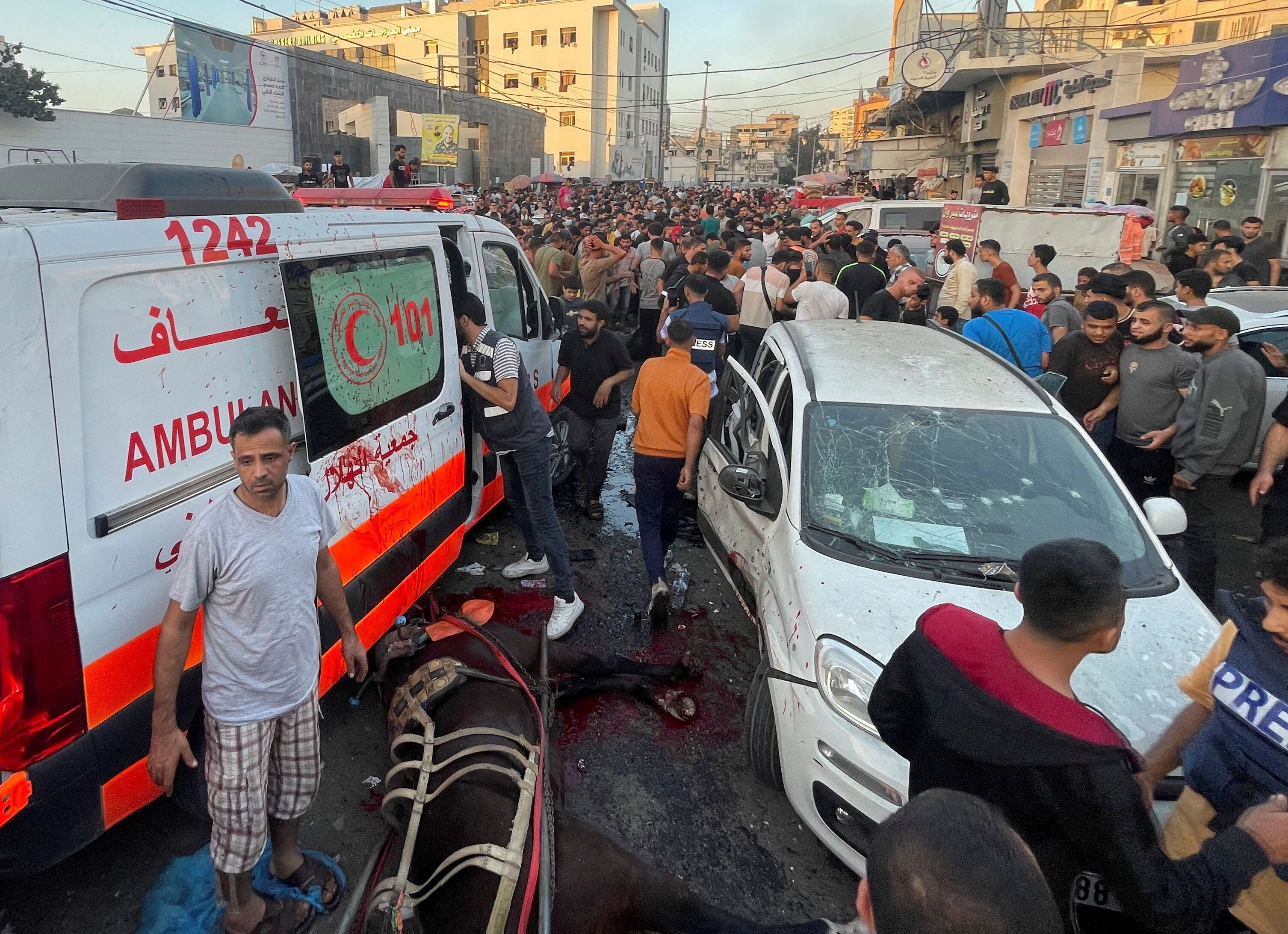 Ataque israelí contra un convoy de ambulancias el apsado 3 de noviembre. 