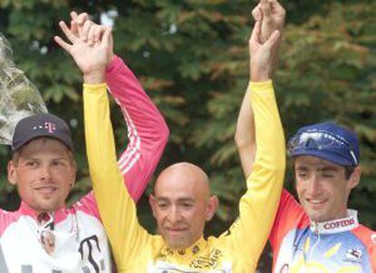 Ullrich, Pantani y Julich, el podio del Tour de 1998.