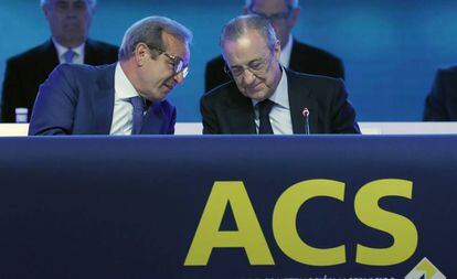 El CEO de ACS, Marcelino Fernández Verdes, junto al presidente de la compañía, Florentino Pérez, en la junta de accionistas del pasado viernes.