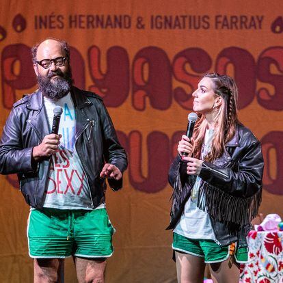 Los cómicos Ignatius Farray e Inés Hernand actúan en el Inverfest Festival, en el Teatro Infanta Isabel (Madrid), el 13 de enero de 2022