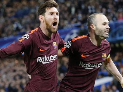 Messi i Iniesta celebren el gol.