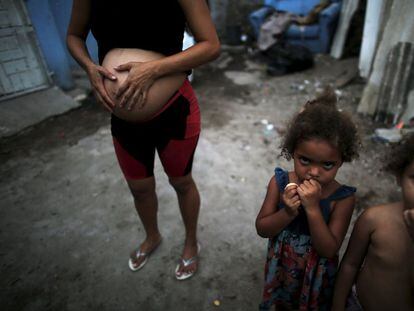 Una mujer con siete meses de embarazo en Recife, Brasil. 