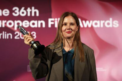 The French director Justine Triet, with the award for best director for 'Anatomy of a Fall'.