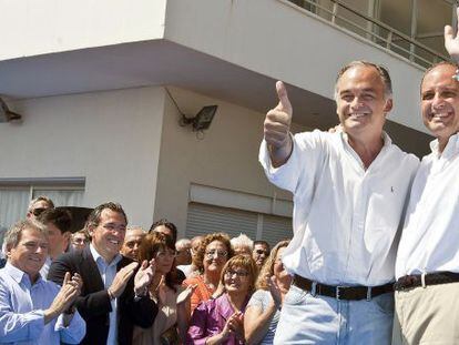 Esteban González Pons junto a Camps en Gandia.