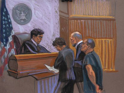 El Chapo Guzm&aacute;n frente a un juez federal, en un dibujo. 