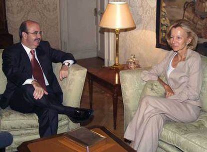 La ministra Elena Salgado y el consejero de la Presidencia, Gaspar Zarrías, el pasado miércoles.