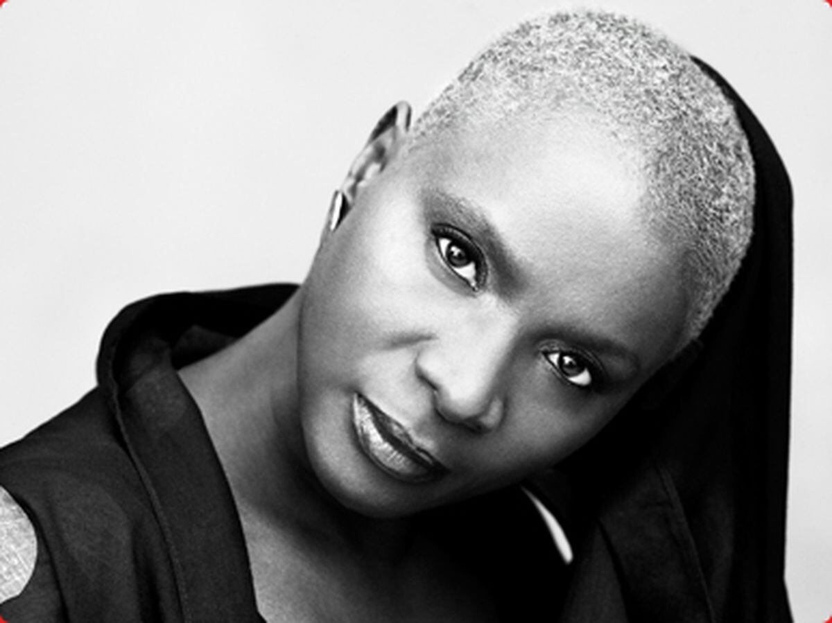 Angelique Kidjo. Африканская исполнительница. Африканская певица известная. Южно африканские Певцы.