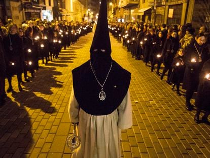 Procesión nocturna en la Semana Santa de Zamora de 2019.
