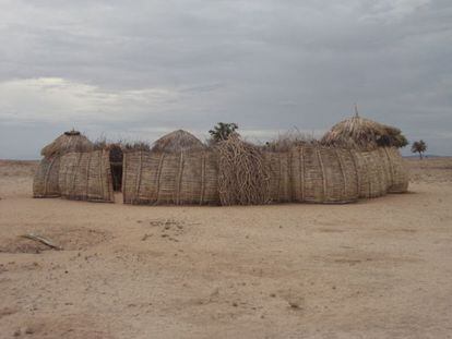 Una típica casa en la región de Turkana, una de las zonas más áridas de Kenia.